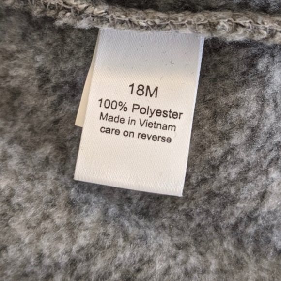 *NWT* Zip-up Gray Fleece Jacket w/ Pockets 18M - Picture 7 of 8